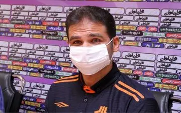 سرمربی سایپا: تمرکز داوران در هفته های پایانی ضروری است
