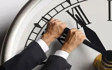 ساعت رسمی تغییر می کند؟

