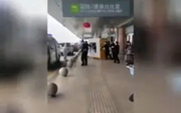  قرنطینه کردن مسافری از ووهان در فرودگاه شانگهای