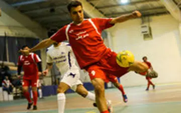  سوپرگل فردوسی‌پور از وسط زمین