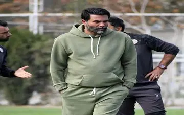 کودتاگری سرمربی جدید رزکان/ پیروزی در نبرد با همسایه 