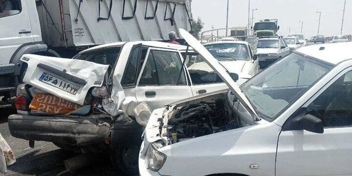 تصادف زنجیره‌ای 8دستگاه خودرو در تهران+ عکس