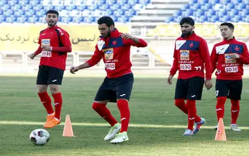 پرسپولیس با 15 بازیکن و بدون باقری استارت زد