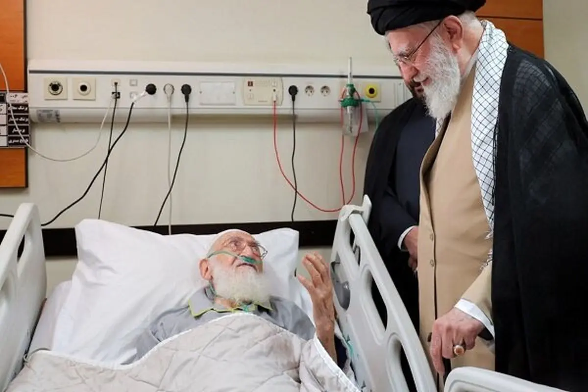 عیادت رهبر معظم انقلاب از آیتالله نوری همدانی