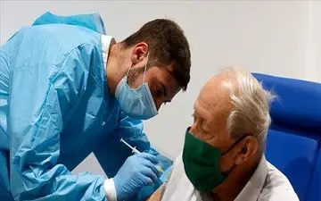 برای نوبت‌دهی تزریق واکسن کرونا منتظر دریافت پیامک نمانید