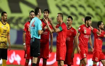مظفری: داور بازی سپاهان و پرسپولیس دو پنالتی نگرفت
