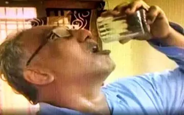 این مرد 32 سال بیمار نشد/جریان چه بود؟