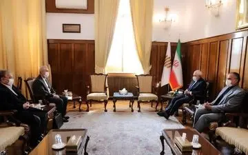 ظریف: تبریز در توسعه روابط اقتصادی با همسایه‌ها نقش موثر دارد
