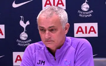 چرا مورینیو نشست خبری را نیمه‌کاره رها کرد؟