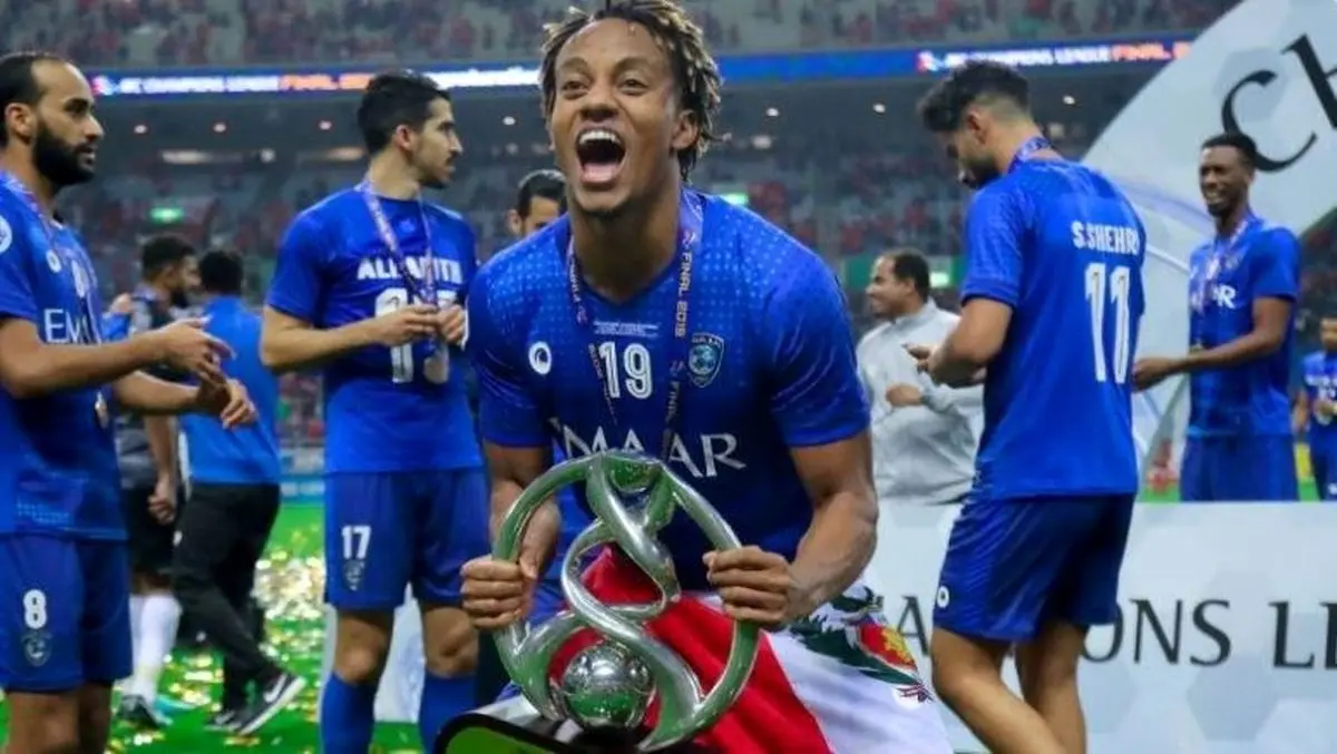 حمله هواداران الهلال به دروازه‌بان الاهلی