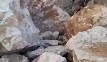  فیلم عجاب‌انگیز از جابه‌جایی سنگ‌ها در منطقه  بابایادگار شهرستان دالاهو به علت زلزله 7.3 ریشتری 