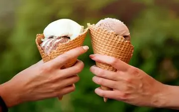 بستنی شکلاتی یا وانیلی؛ کدام کم‌ ضررتر است؟
