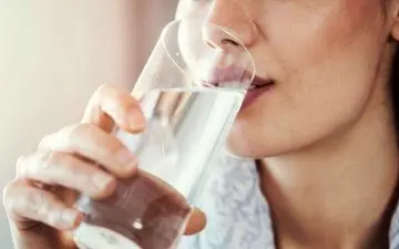 زمان مناسب نوشیدن آب را بدانیم
