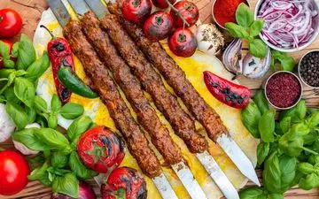 طرز تهیه کباب کوبیده سنگدان مرغ؛ خوشمزه، اقتصادی و به سبک رستورانی