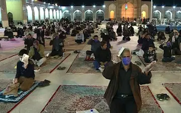 برگزاری مراسم شب قدر در جوار مزار شهید قاسم سلیمانی+فیلم