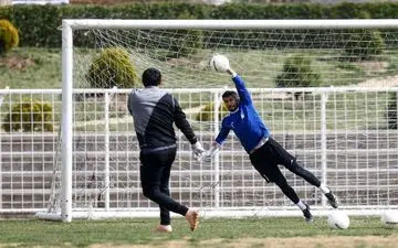 گلر آبی ها در تمرین هم گل نمیخورد!