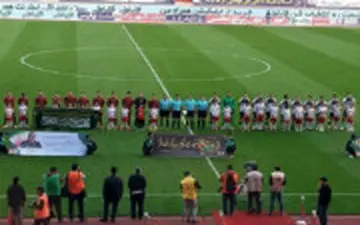 تاخیر در آغاز بازی شهرخودرو و نفت مسجدسلیمان به خاطر جوراب!