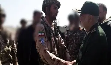 سردار سلامی از یگان‌های دریایی تنگه هرمز و جزایر خلیج‌ فارس بازدید کرد