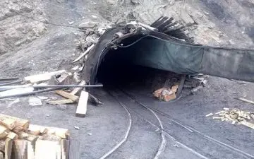 معدن طزره باز هم فروریخت/ یک کارگر جان باخت