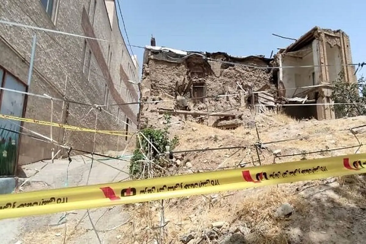 ریزش ساختمان نیمهکاره در لویزان ۳ مصدوم برجای گذاشت