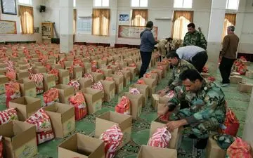 توزیع ۶۰۰ بسته معیشتی به ارزش یک میلیاردو پانصد میلیون ریال+ تصاویر