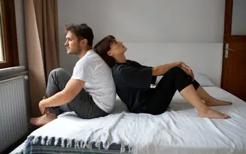 دلایل کاهش میل جنسی چیست؟ روحی یا جسمی، مشکل کجاست؟