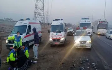 مصدومیت هفت نفر در اثر تصادف زنجیره ای در آزاد راه کرج - قزوین 