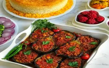طرز تهیه بادمجان شکم پر خانگی با طعم ویژه