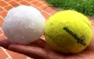 تگرگ‌هایی به اندازه توپ تنیس 