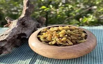 طرز تهیه کشمش سبز قلمی در خانه