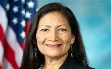 صلاحیت نخستین بومی آمریکایی برای کابینه بایدن تایید شد