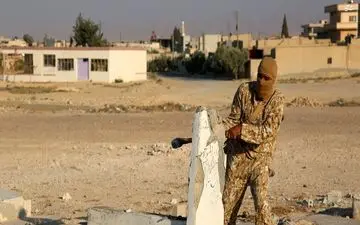 شهر القریتین شرق حمص به دست تروریست‌ها افتاد + ویدئو