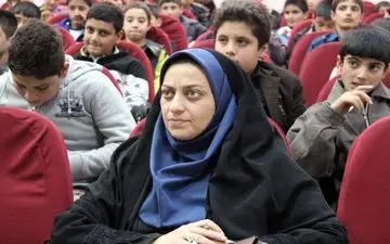 رونمایی از مجموعه‌‌های شعر جدید کارشناس ادبی کانون استان کرمانشاه به مناسبت هفته دفاع مقدس 