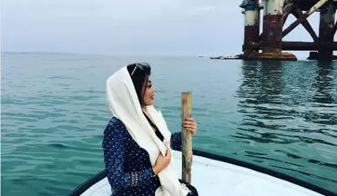قایق سواری بانوی بازیگر (عکس)
