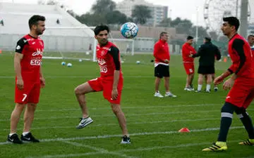  بازیکنان پرسپولیس :چرا از استقلال کمتر گرفتیم؟