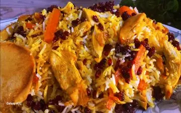 طرز تهیه هویج پلو با مرغ تکه‌ای؛ خوشمزه و به سبک رستورانی