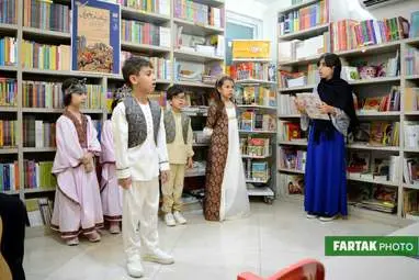 اجرای شاهنامه‌خوانی گروه همایون به مناسبت جشن مهرگان در شهر کتاب کرمانشاه
