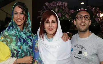 فاطمه گودرزی به همراه دختر و پسرش در یک مراسم