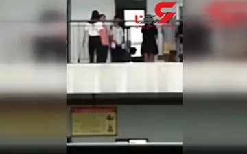 شلاق‌زدن دانش‌آموز دختر توسط معلمش!+فیلم