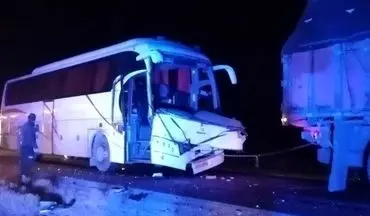 10 کشته و زخمی در تصادف اتوبوس با تریلی در محور یزد-طبس