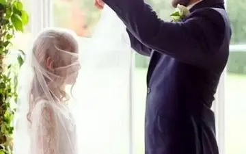 ازدواج دختر 4 ساله فارسی زبان با پسر 12 ساله! + ویدئو تلخ