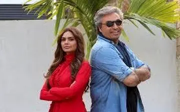  ژِست عجیب "حمید فرخ‌نژاد" در کنار بازیگر زن هندی