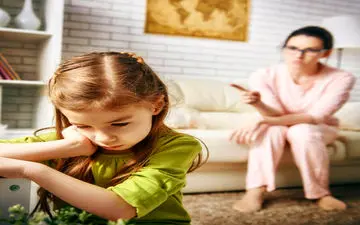 دروغ های مخرب پدر و مادرها به فرزندانشان| عواقب دروغ گفتن  به فرزند