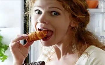 علت گرسنگی غیرعادی در زنان
