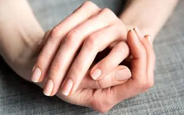 آیا یائسگی بر سلامت ناخن ها تأثیر دارد؟
