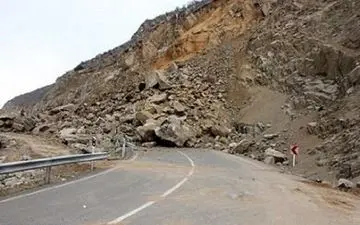 وزیر راه و شهرساری : سیل به بیش از 12 هزار کیلومتر از راه های کشور خسارت زد