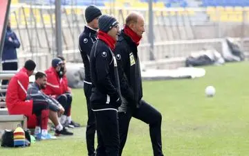 خبری عجیب از پرسپولیس ؛ کالدرون غیرقانونی به رختکن پرسپولیس رفت!