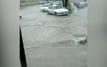  آب گرفتگی خیابان‌های زاهدان در پی بارش باران
