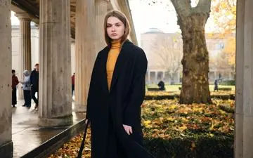 پاییز فصل رنگ‌ها| استایل شیک پاییزی با زیباترین ترکیب‌ رنگها با مشکی 