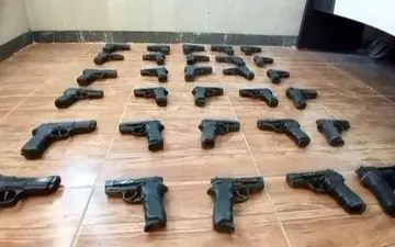 کشف و ضبط ۵۰ قبضه اسلحه قاچاق در سرپل‌ذهاب 	 	 			
